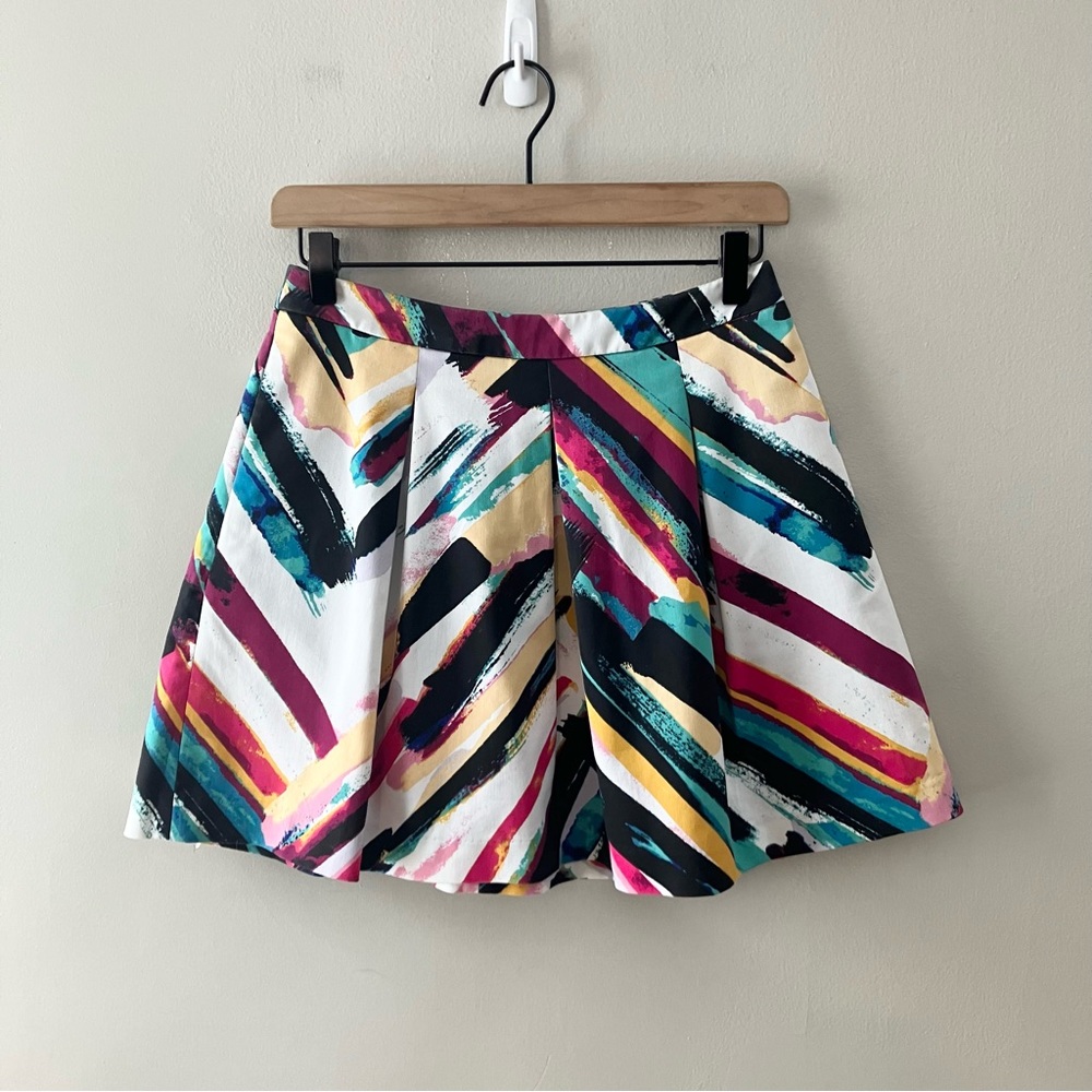 H&M Pleated Abstract Mini Skirt